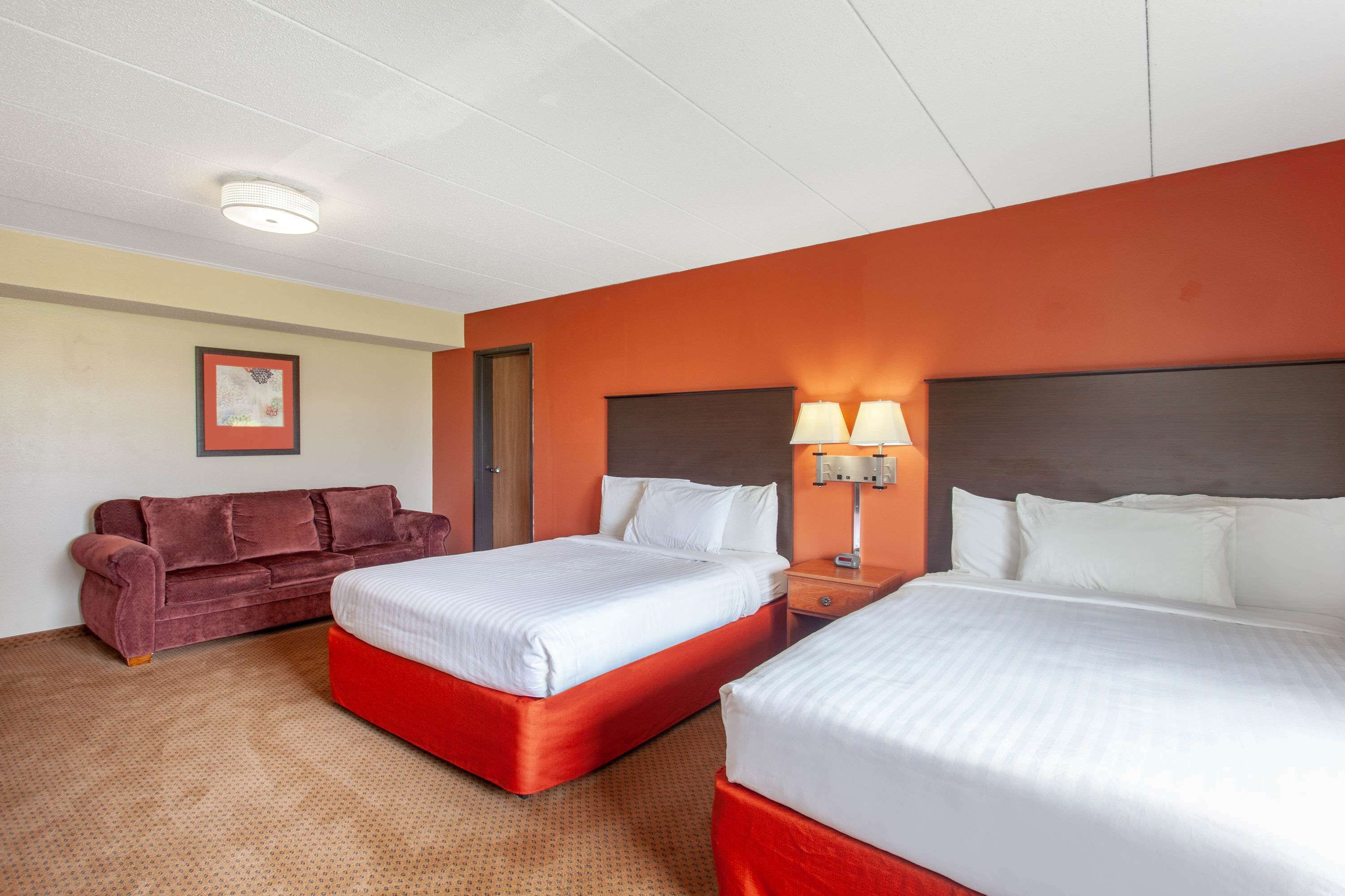 Una scrivania, ferro/asse da stiro, Wi-Fi gratuito, lenzuola