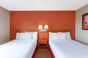 Desk, iron/ironing board, free WiFi, bed sheets - AmericInn by Wyndham Willmar (Willmar)
