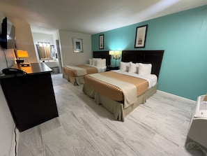 Standard Double Room, 2 Double Beds Non-smoking | Bathroom | Hair dryer, towels - Sparta Inn (Sparta)