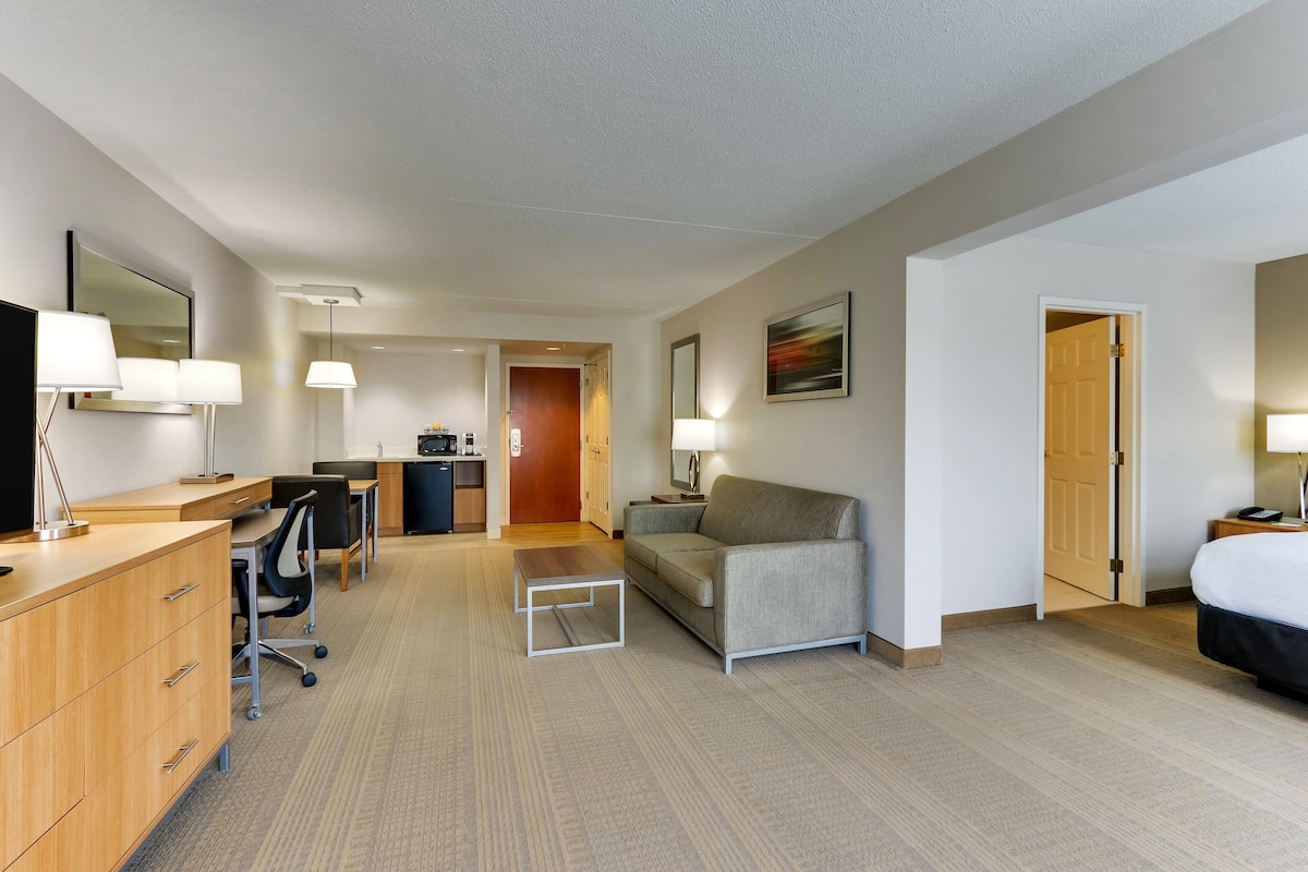 Suite, 1 King-Bett und Schlafsofa (Dining)
