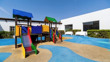 室外兒童遊樂區
