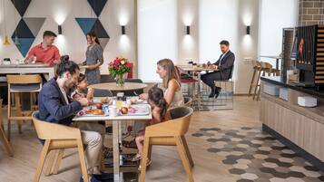 Tägliches inbegriffenes Frühstücksbuffet