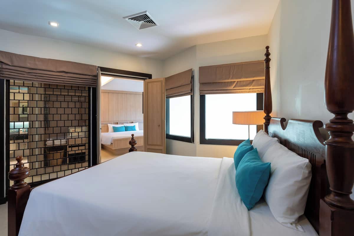 Family Suite | 1 bedroom, minibar, in-room safe, desk