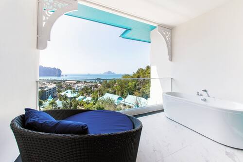 Executive Ocean Jacuzzi Room | View from room