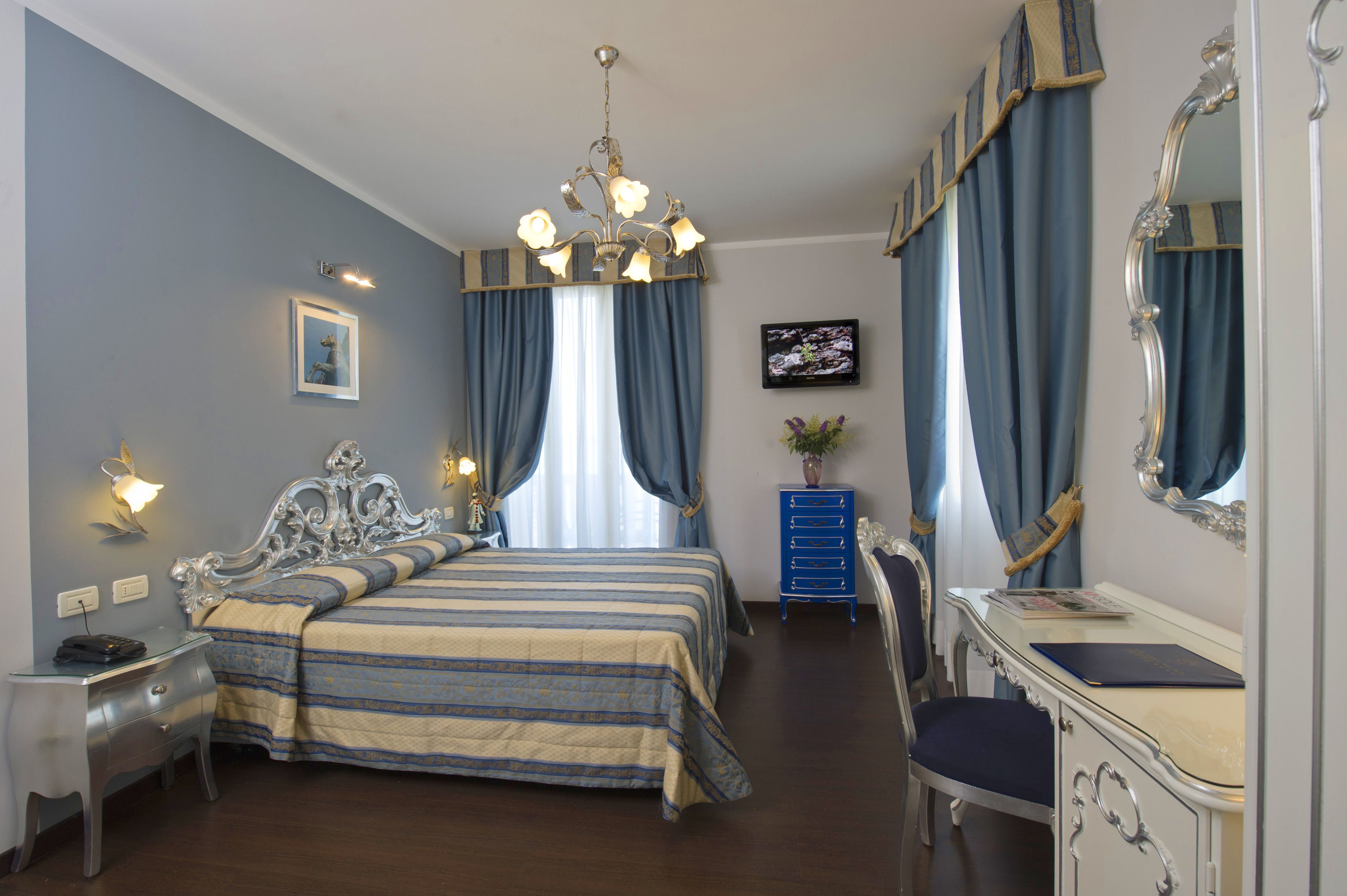 superior double room, balcony, lagoon view | down duvets, minibar, in-room safe, desk