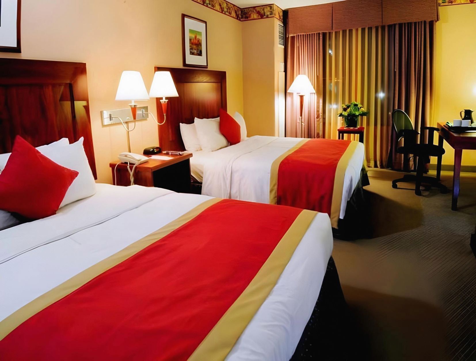 Ropa de cama de alta calidad y escritorio 