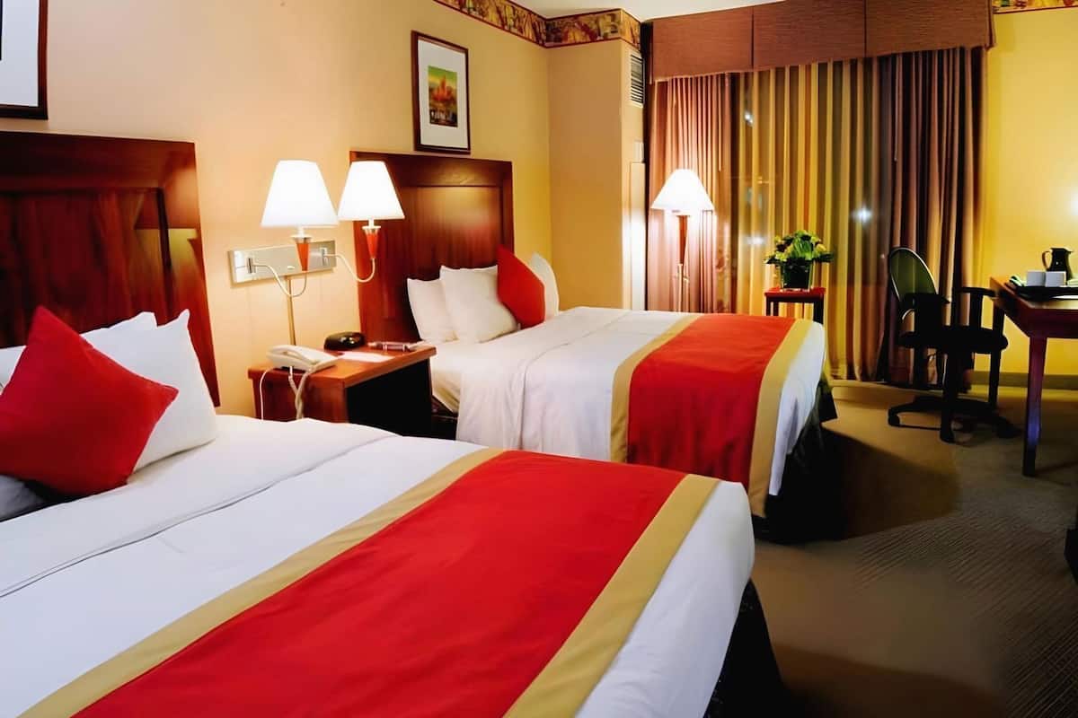Ropa de cama de alta calidad y escritorio
