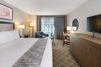 Premium bedding, desk, iron/ironing board, free WiFi at Cannery Hotel & Casino