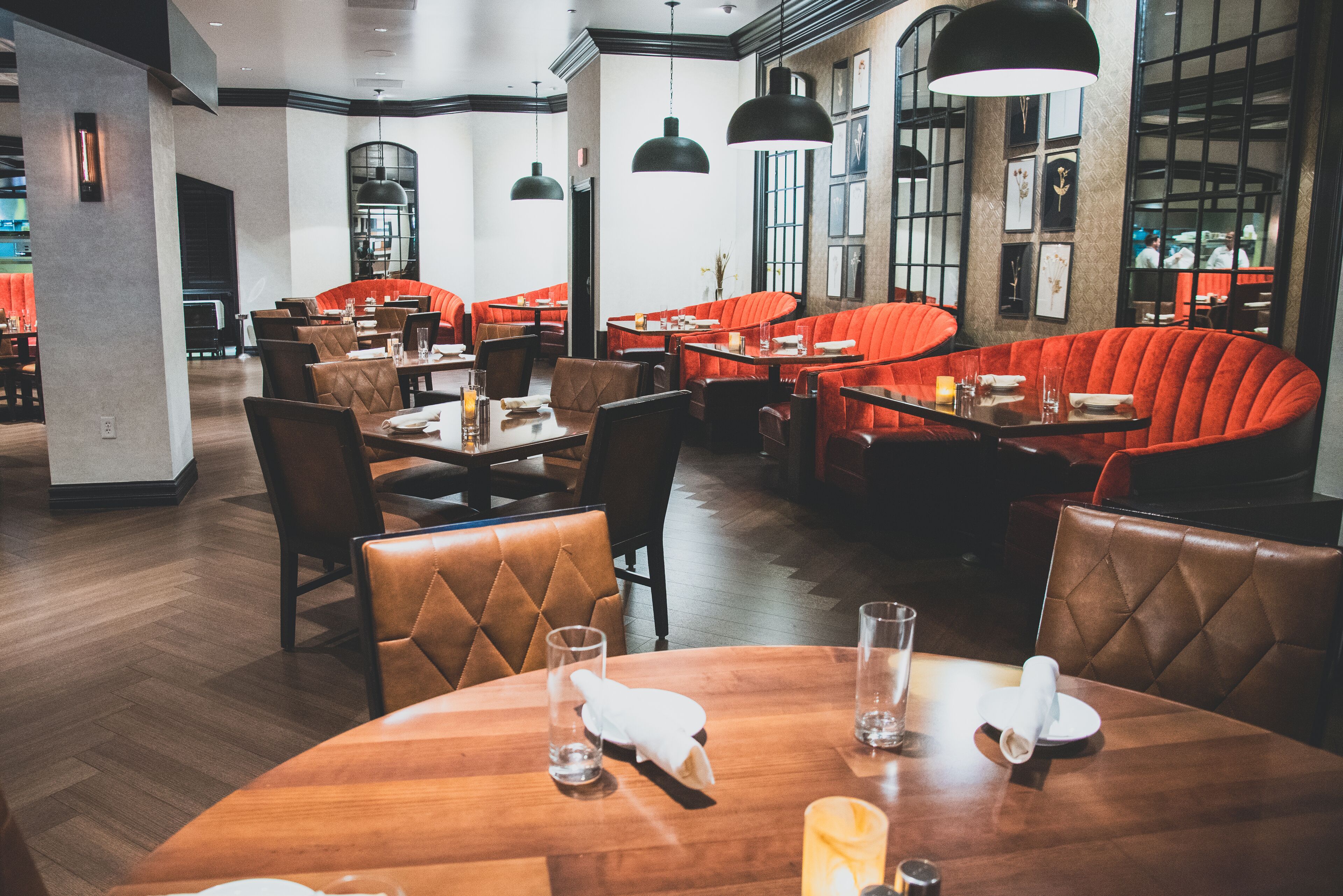 3 restaurants, breakfast, lunch, dinner served; american cuisine