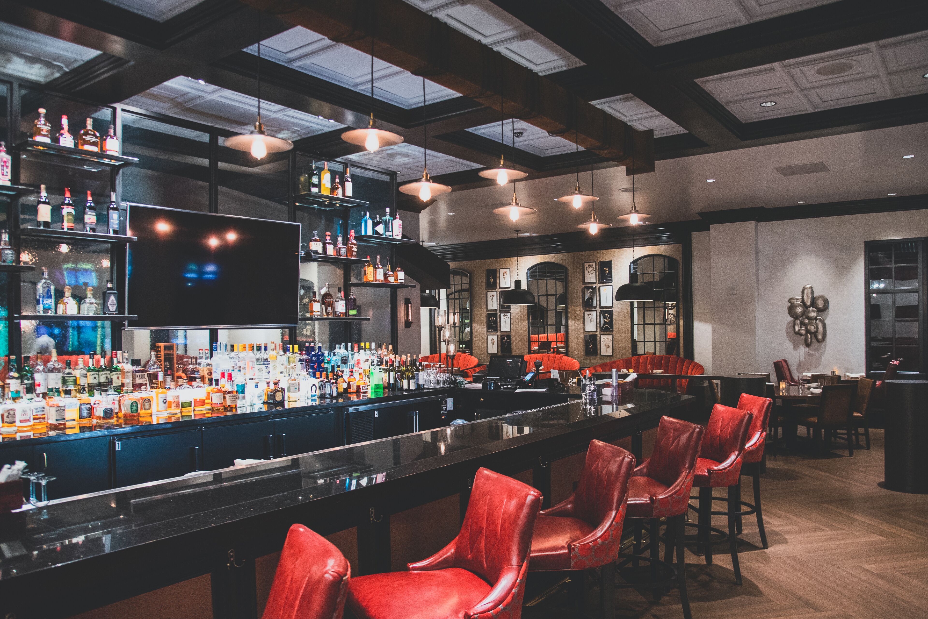 3 restaurants, breakfast, lunch, dinner served; American cuisine