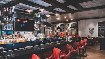 3 nhà hàng, phục vụ bữa sáng, bữa trưa, bữa tối, món ăn kiểu Mỹ