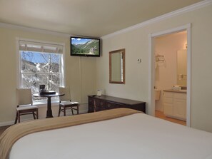 Signature Room, 1 Queen Bed | Down comforters, desk, iron/ironing board, free cribs/infant beds - The Victorian Inn (Telluride)