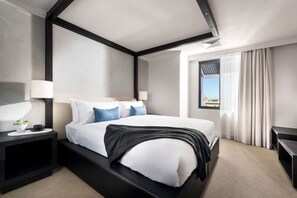 River Suite | Premium bedding, pillow-top beds, in-room safe, desk