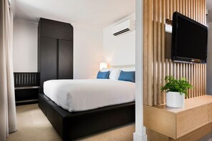 Phòng Suite | 1 phòng ngủ, bộ đồ giường cao cấp, nệm có lớp đệm bông 