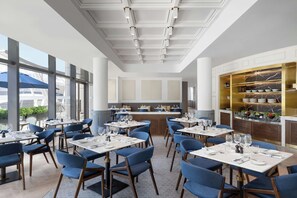 3 ristoranti, aperti a colazione, a pranzo e a cena, cucina giapponese