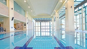 Indendørs pool
