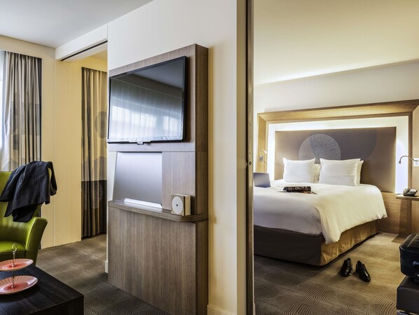 Junior suite, 1 tweepersoonsbed met slaapbank | Een kluis op de kamer, een bureau, verduisterende gordijnen