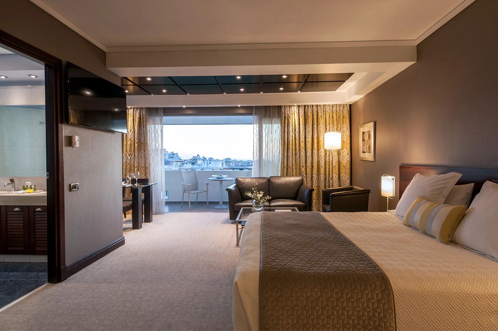 Junior Suite | Premium bedding, down comforters, in-room safe, desk