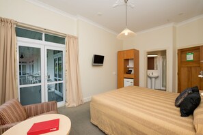 Double Room | Free WiFi, bed sheets