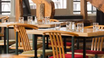 Lunch and dinner served