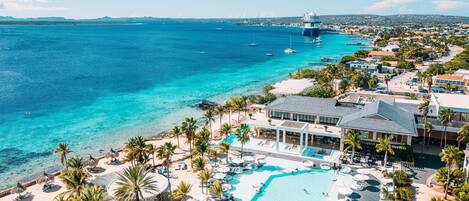 Private beach, white sand, sun-loungers, beach umbrellas
