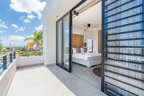 Penthouse, 3 Schlafzimmer, Meerblick | 2 Schlafzimmer, Zimmersafe, Schreibtisch, laptopgeeigneter Arbeitsplatz