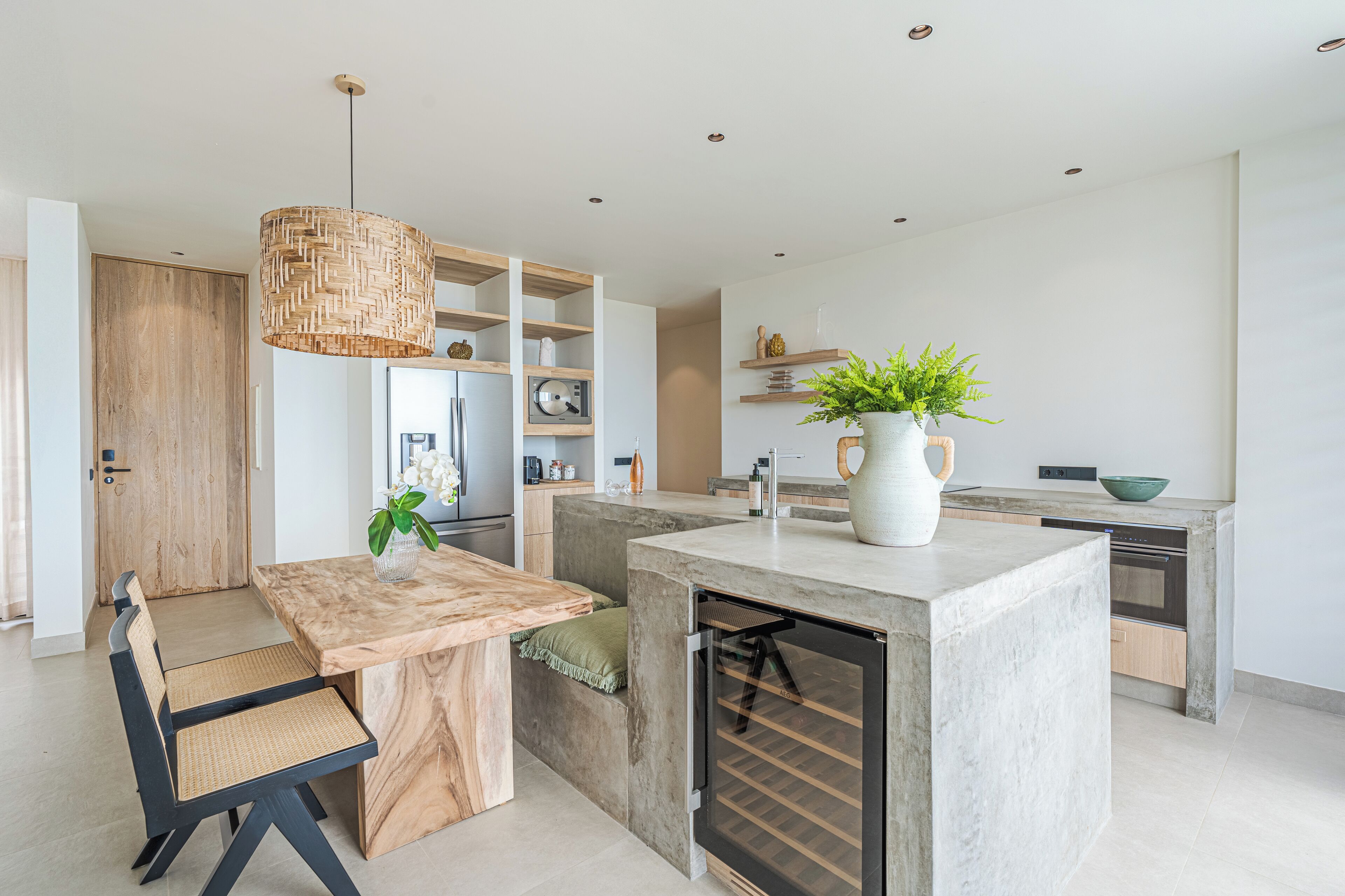 penthouse oceanfront | private kitchen | fridge, coffee/tea maker, electric kettle