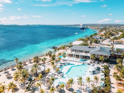 Van der Valk Plaza Beach & Dive Resort Bonaire