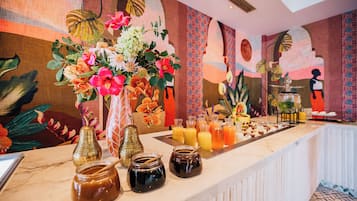 Desayuno bufé gratuito y diario