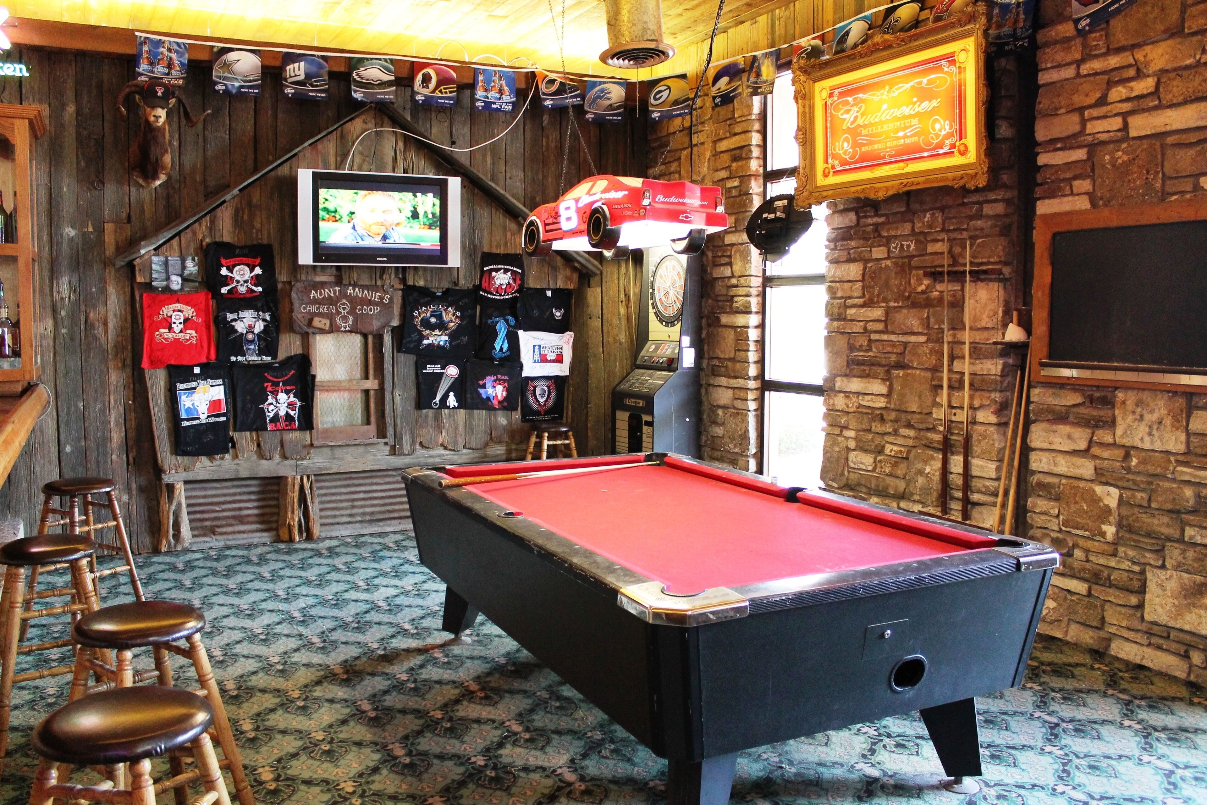 ディナー、ハッピーアワー (サービス タイム)に営業