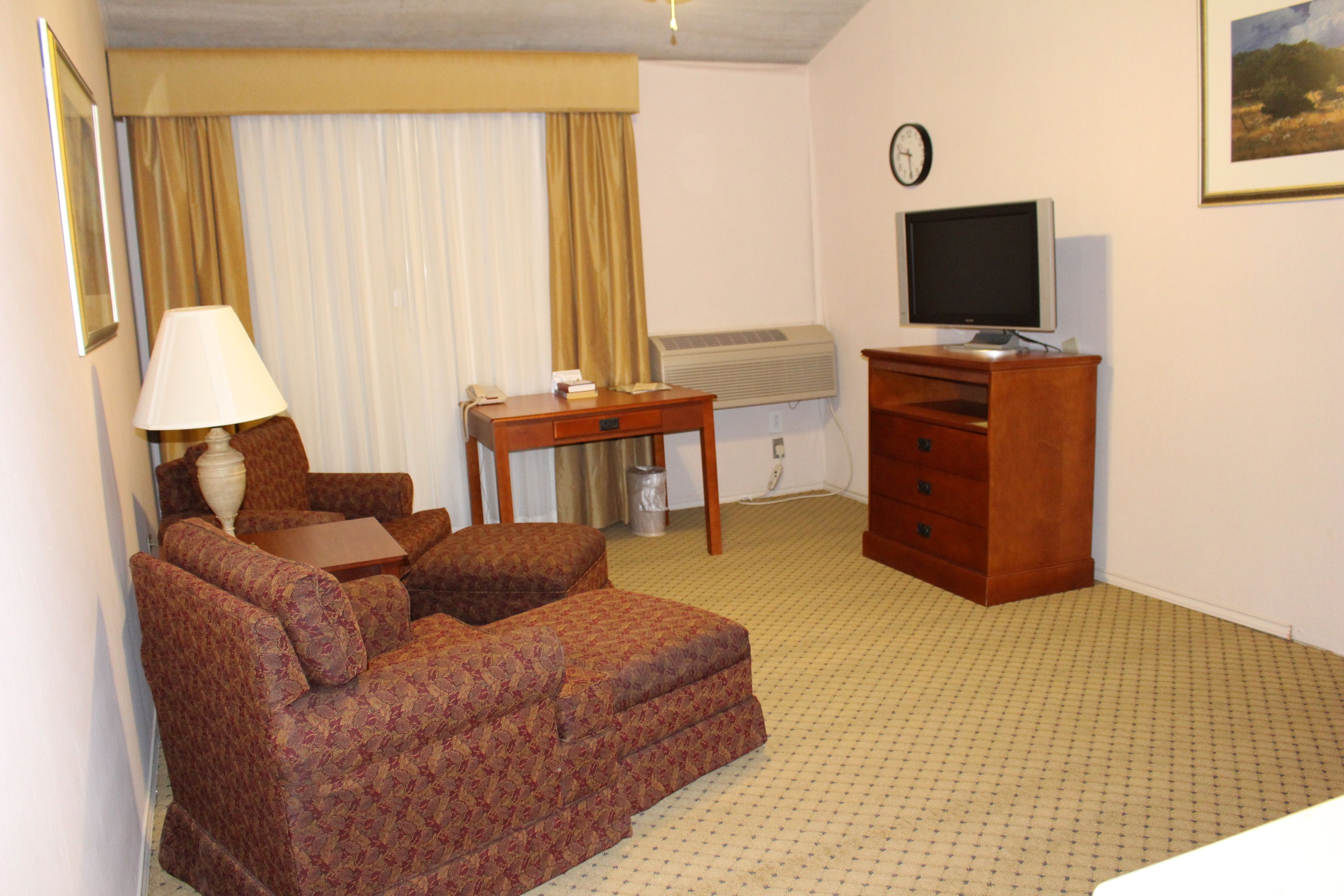 loft, 1 king bed | down duvets, blackout curtains, iron/ironing board