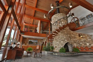 Lobby - The Inn Of The Hills (Kerrville)