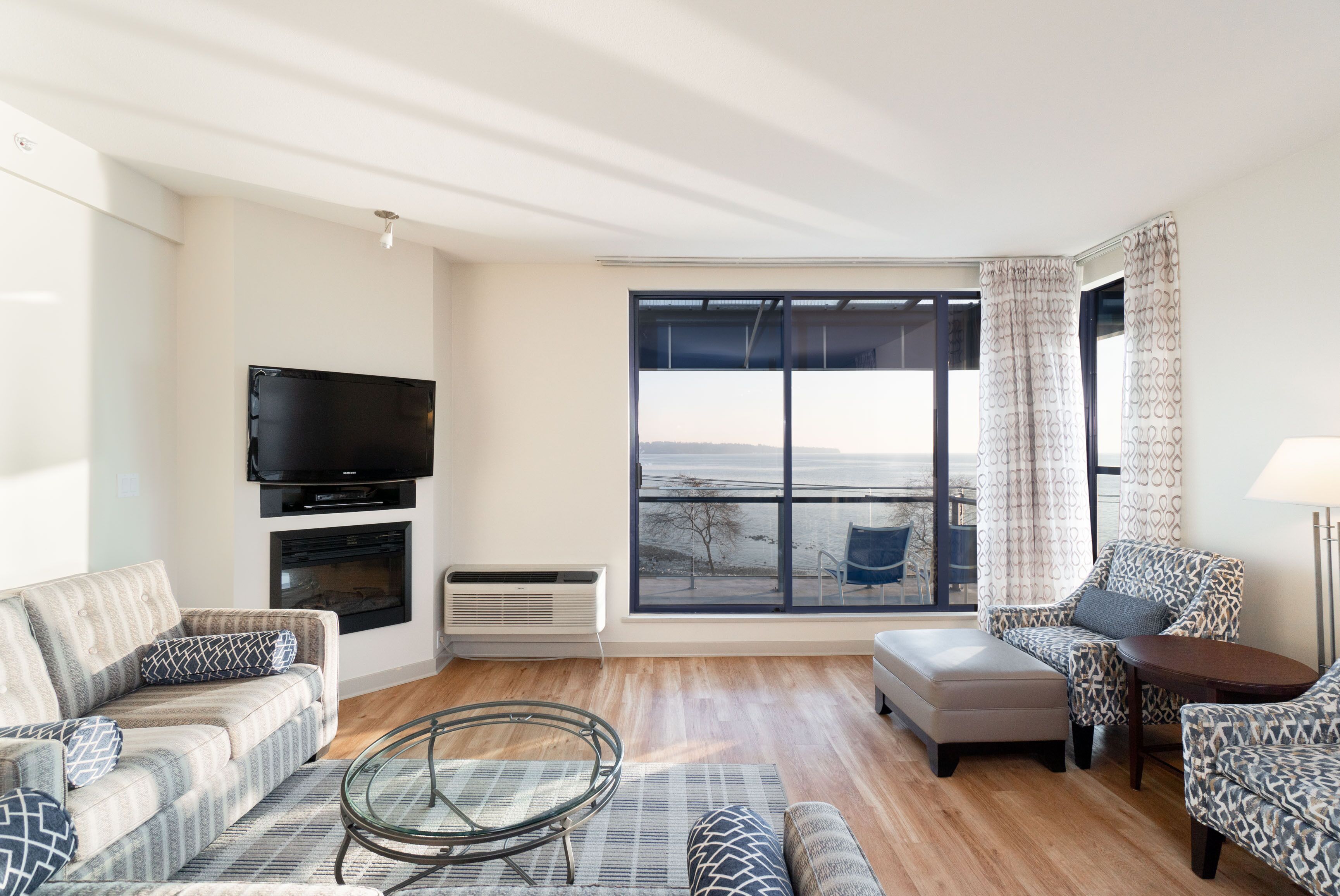 suite, 1 bedroom, jetted tub | living room | 40-inch flat-screen tv with cable channels, tv, ipod dock