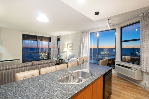 Ocean Promenade Hotel