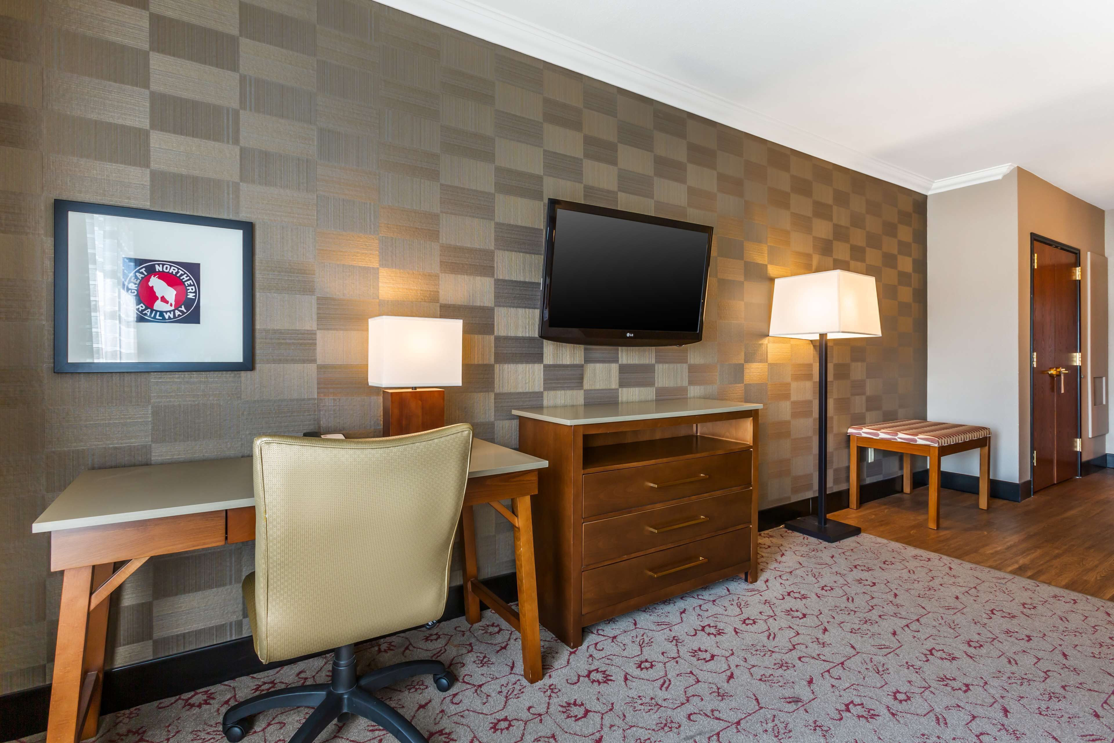 in-room safe, desk, iron/ironing board, free rollaway beds