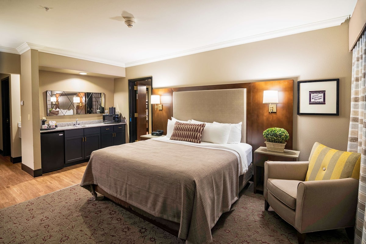 Suite, 2 Schlafzimmer, Nichtraucher | Zimmersafe, Schreibtisch, Bügeleisen/Bügelbrett