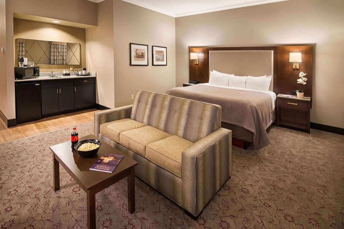 In-room safe, desk, iron/ironing board, free rollaway beds