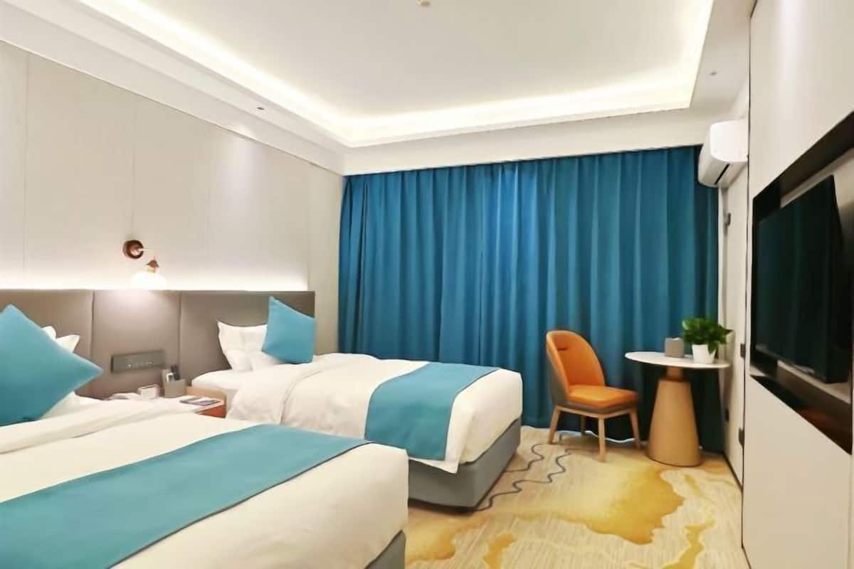 1 chambre, minibar, coffres-forts dans les chambres, bureau