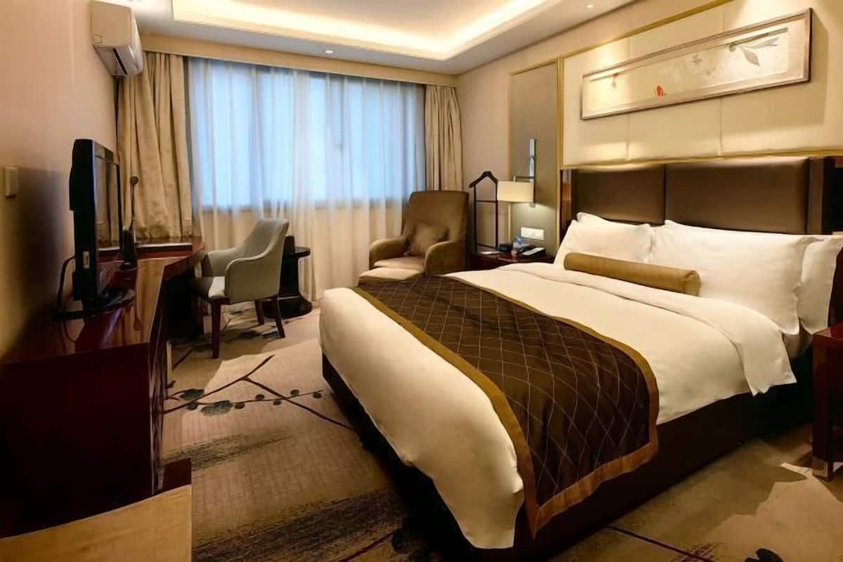 1 chambre, minibar, coffres-forts dans les chambres, bureau