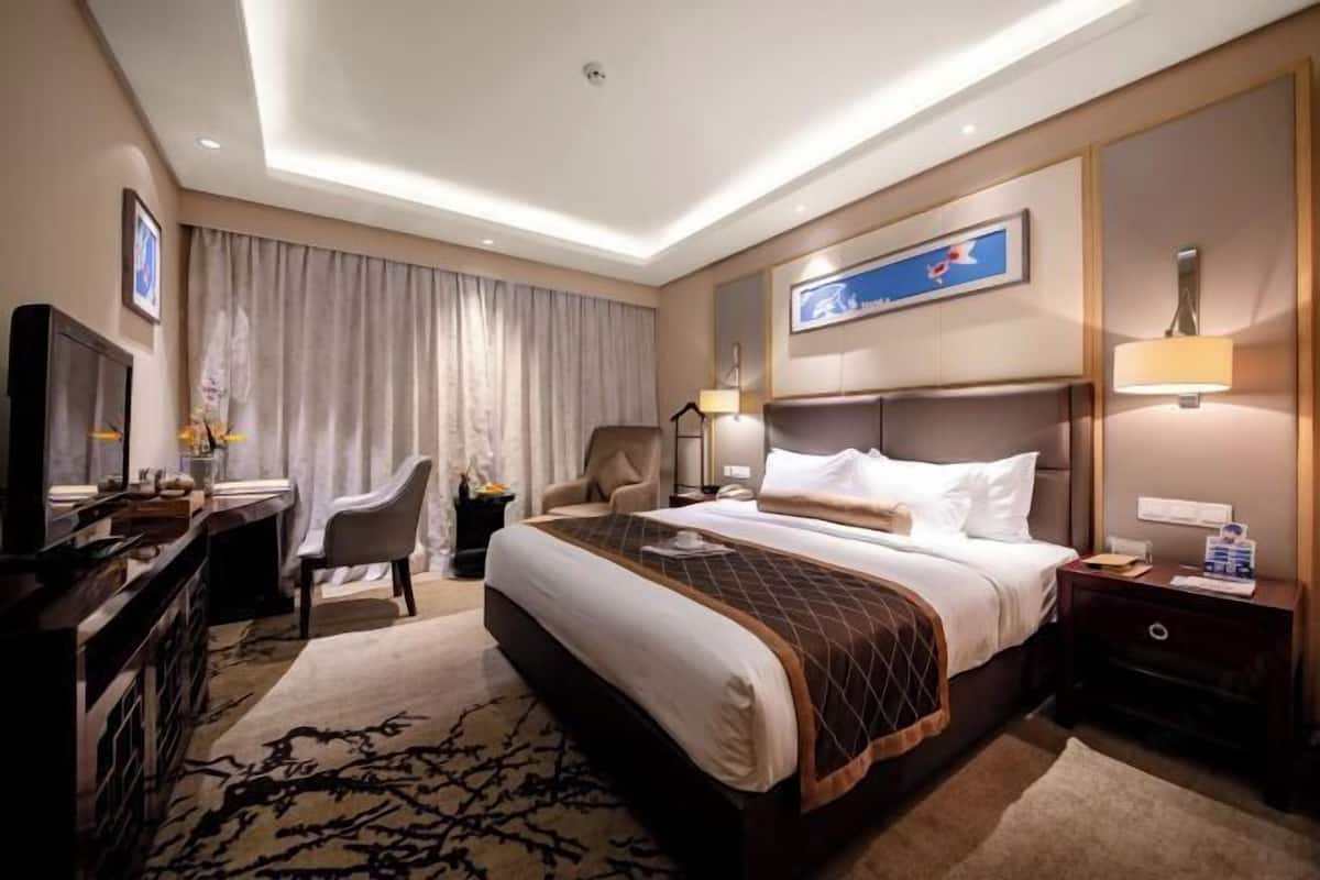 1 chambre, minibar, coffres-forts dans les chambres, bureau