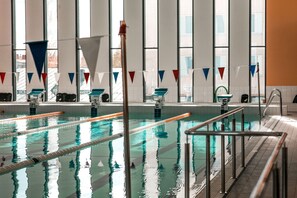 4 indoor pools, 2 outdoor pools