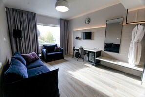 Superior Suite | 1 bedroom, minibar, in-room safe, desk