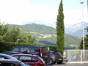 Free self-parking - PoMo Hotel & Restaurant (Echirolles)