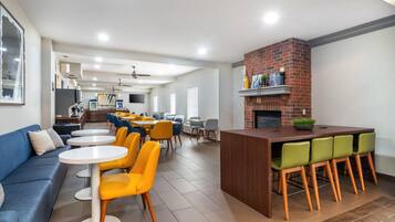 Desayuno bufé gratuito y diario