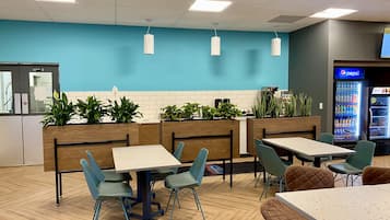 Déjeuner préparé sur commande gratuit tous les jours