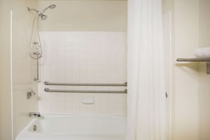 Combined shower/bathtub, hair dryer, towels