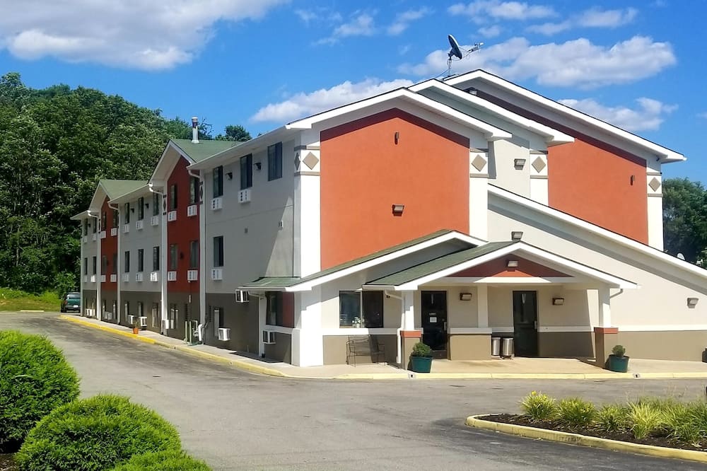 Super 8 by Wyndham Salem VA