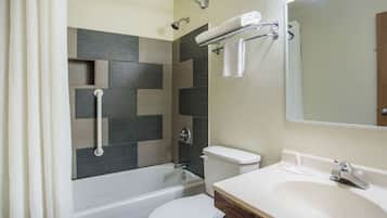 Combined shower/bathtub, hair dryer, towels