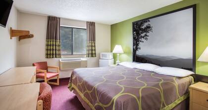 Super 8 by Wyndham Salem VA