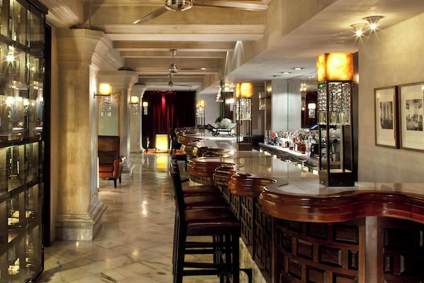 Serves dinner and happy hour